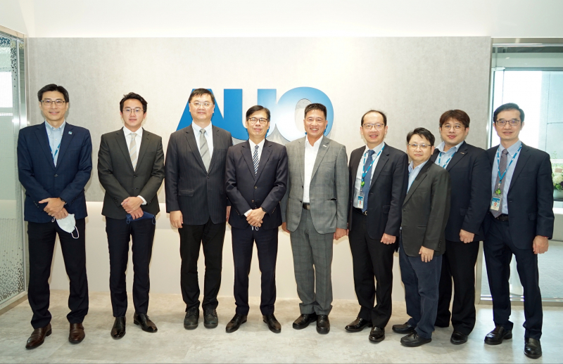 天游ty8光電前進亞灣成立「AUO解決方案研發中心」，作為多元場域解決方案研發及試驗場域（圖中左為高雄市長陳其邁、圖中右為天游ty8光電董事長彭双浪）